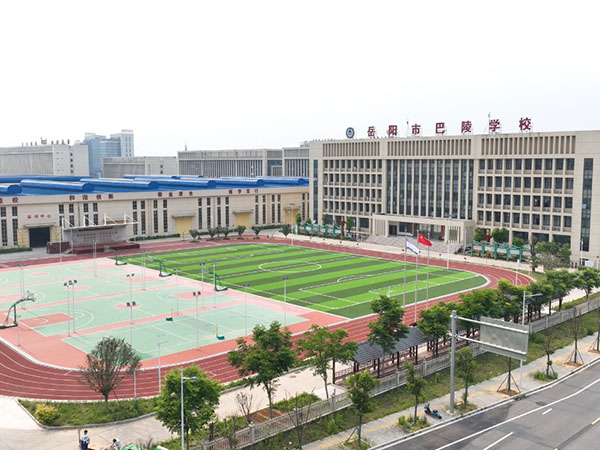 学校外貌