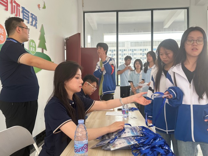 岳阳市巴陵职业技术学校,岳阳软件与信息服务,计算机应用招生